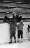 Skridskoskola för barn 12 november 1966.
