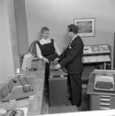 Skrivmaskinfirma får nya lokaler.
2 februari 1955