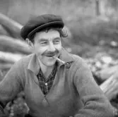 Skogshuggarlägger i Garphyttan. Bildsidan.
5 februari 1955