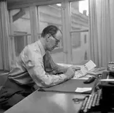 Pensionerade poliser.
4 mars 1955.
Polisen på bilden är Axel Skoog från Örebro, polisfotograf m.m.