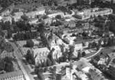 Flygfoto över Örebro, Olaus Petri kyrka.
Bilden tagen för vykort.