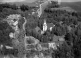 Flygfoto över Hidinge kyrka.
Bilden tagen för vykort.