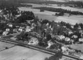 Flygfoto över Adolfsberg, Örebro.
Mosåsvägen
Källtorps gård i mitten på bilden