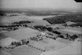 Flygfoto över Via.
Bilden tagen för brevkort och vykort.
Förlag: Enoch Pettersons filial, Götabro, Hardemo.