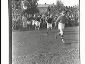 Fotboll Degerfors. Degerfors hade ingen spelbar plan, man var tvungen att flytta matchen mot AIK Stockholm till Örnsro Idrottsplats. Degerfors vann med 2-1. AIK springer in på planen med målvakt 'Gurra' Sjöberg först. Publik:7500 personer.