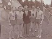 Friidrott, Hällefors. Närkes stafettlag 400 m. Fr.v. Lars-Erik Wolfbrandt, Lennart Johansson, tränare Evert Mattsson, Sven Malmberg, Alf Andersson (Linde).