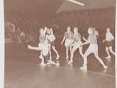 Handboll, Idrottshuset 1947.
 Arne Bergman gör här första målet i nya Idrottshuset.