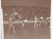 Handboll, Idrottshuset 1947. Arne Bergman i måltagen.