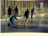 Vi lämnar gamla curlingstugan för nybygget vid Trängens idrottsplats.