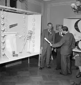 Interiör, tre män.
Bilden tagen för Svea-annons.