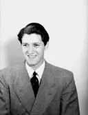 En ung man, bröstbild.Andersson