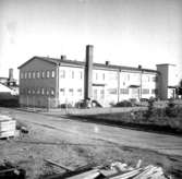Svenska Klackfabriken, tvåvånings fabriksbyggnad.
Stig Öster