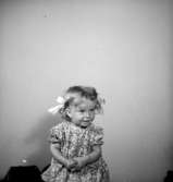 En liten flicka.Polerare Pettersson