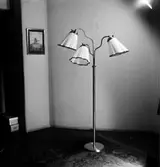 Spåres, affärsinteriör, golvlampa.