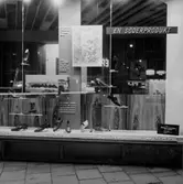 Oscaria, skyltfönster.
Skandinaviska Banken, söderkontoret.