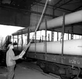 Vretstorpsverken, verkstadsinteriör med arbetare.