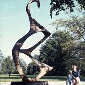 Skulptur i Stadsparken Örebro, 21 september 1964.