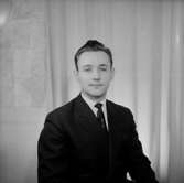 En man, bröstbild.Gyula Torma