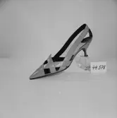 En sko.
Oscaria Skofabrik.