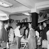 Sjögrens Järn, affärsinteriör, kunder och personal.