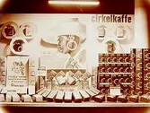 Konsums skyltfönster, kaffe.
