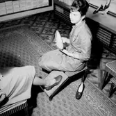 Oscaria skoaffär, interiör, skoprovning.
Bilden tagen för annons.