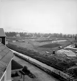 Byggnadsarbete, 3:e etappen.
Bilden tagen i samband med en särskild dokumentation som fotografen gjorde åt Stiftelsen Hyresbostäder Örebro.