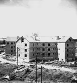 Byggnadsarbete, 3:e etappen. Bostadsområde.
Bilden tagen i samband med en särskild dokumentation som fotografen gjorde åt Stiftelsen Hyresbostäder Örebro.