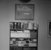 Bokhylla med böcker.
Lantarbetareförbundets boklotteri.