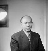 En man, bröstbild. 
Knut Ek
Knut 