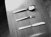 Matbestick (sked, gaffel, kniv).
Epa Industri.