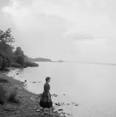 En kvinna vid Hjälmarbaden.
Utsikt.