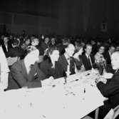 Oscarias 50 årsjubileum.Interiör, grupp.