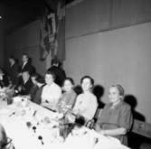 Oscarias 50 årsjubileum.Interiör, grupp.