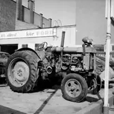 Traktor.
Allmotor AB.