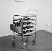 Österängs Ålderdomshem, interiör, medicinvagn.