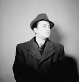 Underhållning, en man.
Roland Österberg