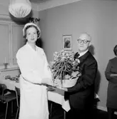 Rumsinteriör, Kexens pensionärer. Personalklubben uppvaktar.
Örebro Kexfabrik.