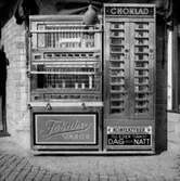 Tobaksaffären Stjärnan, exteriör, tobaks- och chokladautomat.