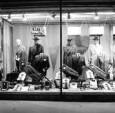 Jörnstedts skyltfönster.Beställare: Olle Andersson.