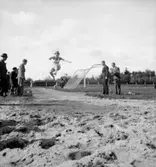 Idrottstävling för damer på Örnsro idrottsplats.