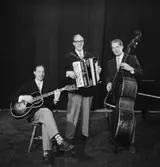 Börje Wizells orkester, tre män med musikinstrument.