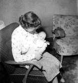 Rumsinteriör, familjegrupp 2 personer.Åke