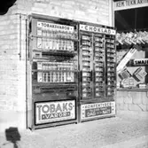 Tobaksaffären Stjärnan, exteriör, tobaks- och chokladautomat.