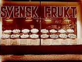 Konsums skyltfönster, svensk frukt.