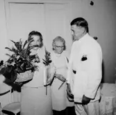 Rumsinteriör, Kexens pensionärer. Personalklubben uppvaktar.
Örebro Kexfabrik.