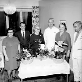 Rumsinteriör, Kexens pensionärer. Personalklubben uppvaktar.
Örebro Kexfabrik.