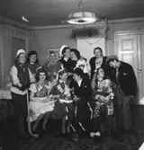 Rumsinteriör, grupp, möhippa.