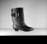 En sko - stövel.
Oscaria Skofabrik.