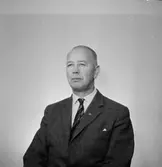 En man, bröstbild.
Örebro Sparbank.